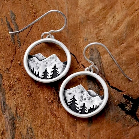 Urban Outfitters Jewelry - “Soul-Searching” Forest Adventure Mountain Earring